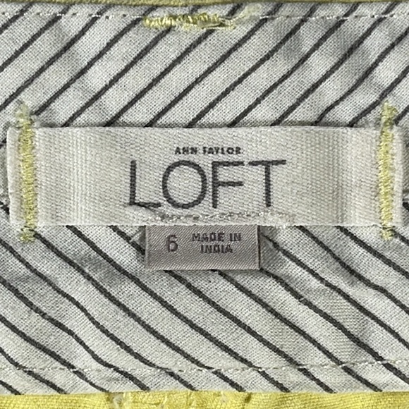 LOFT womens bright yellow basic flat front 5.5" inseam chino shorts - size 6 - Picture 5 of 9
